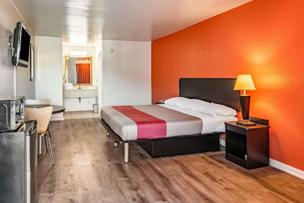 Motel6 Portsmouth, VA 20/57