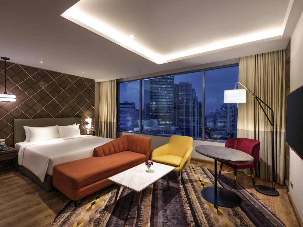 Deluxe, Suite, King Bed, City View