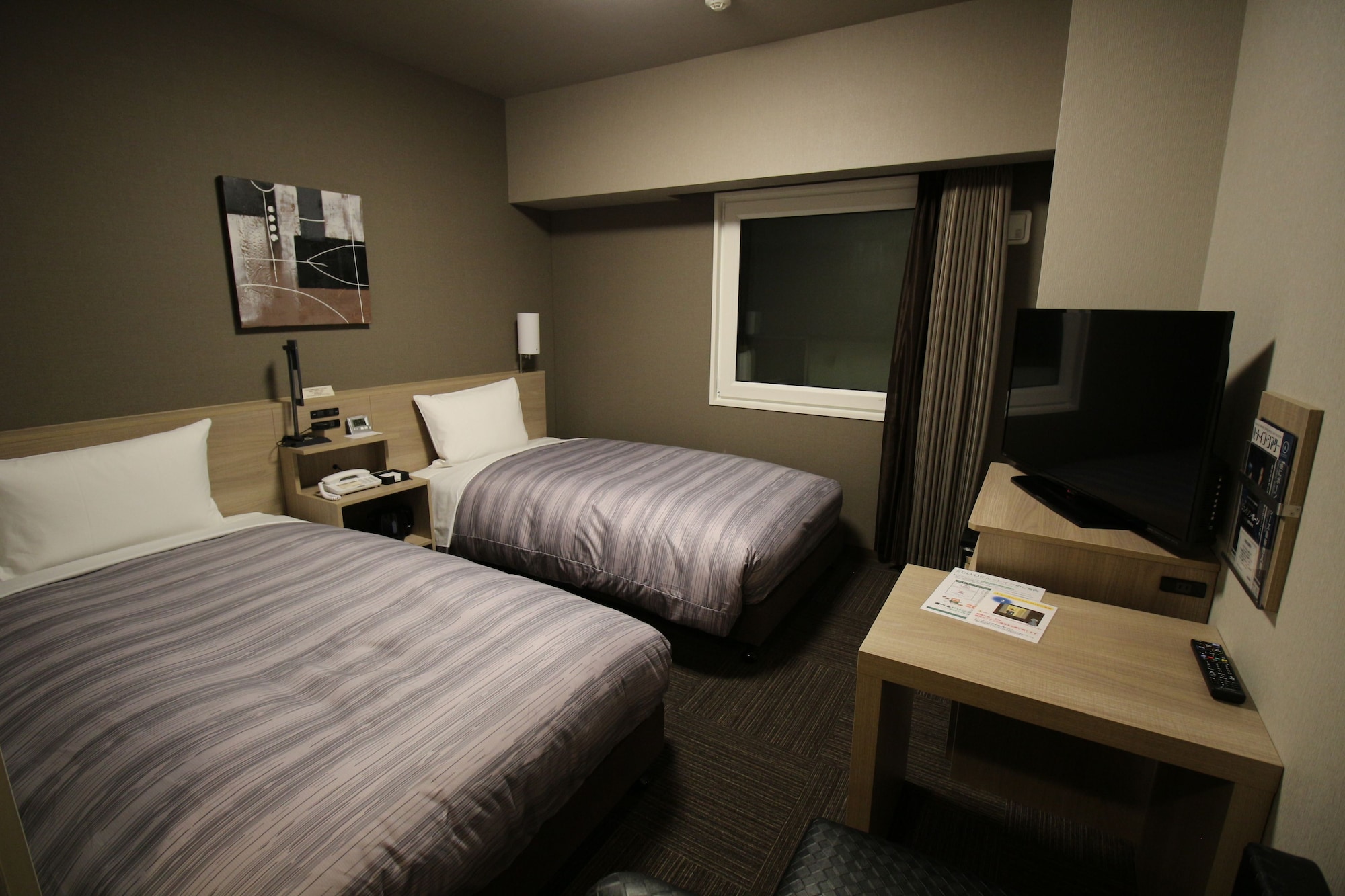 ROOM, TWIN BEDS, SMOKING