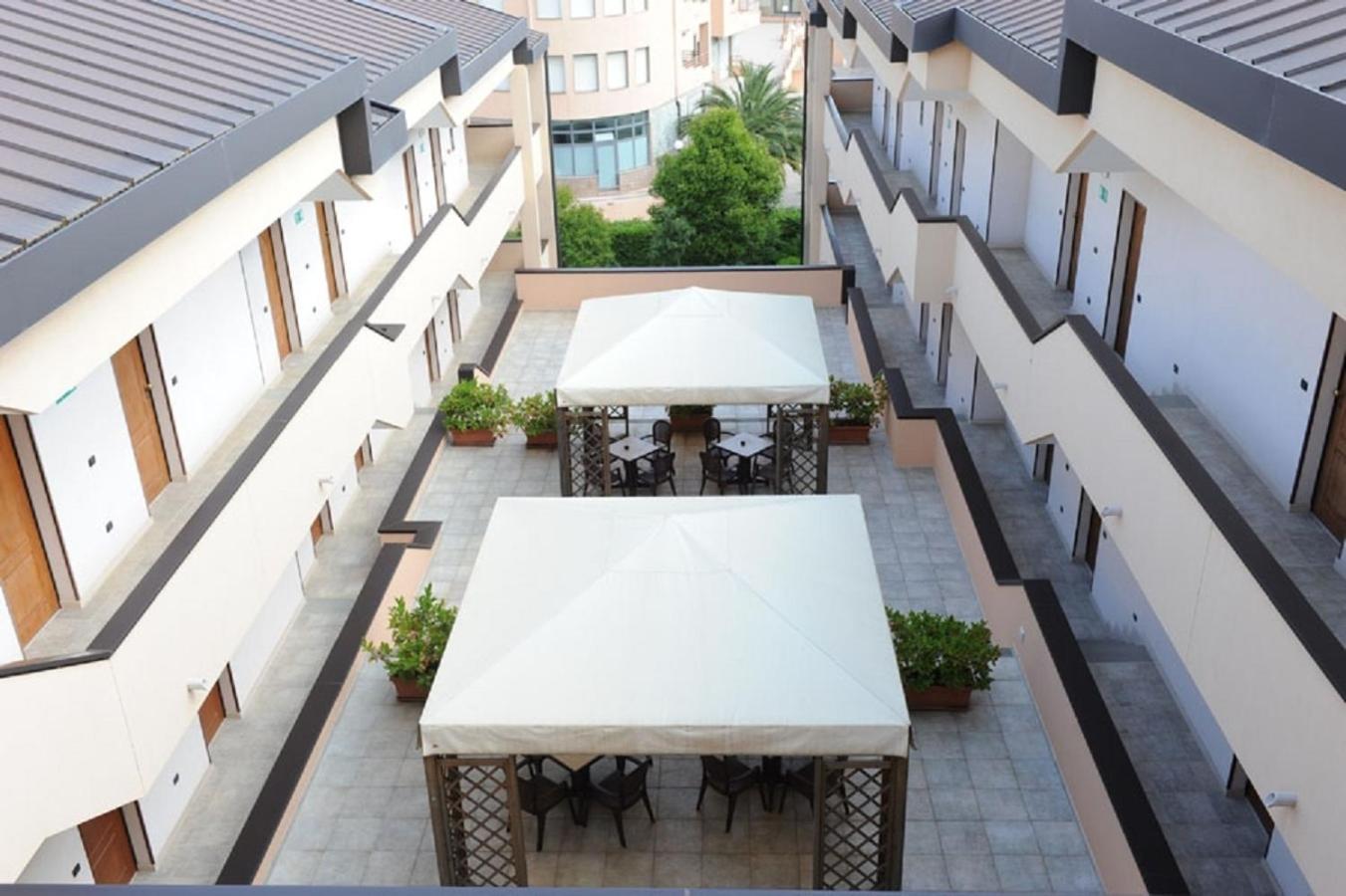 Villa Rosa 6/41