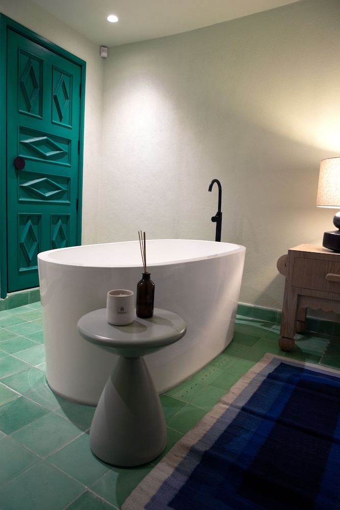 William Hotel Boutique 74/86
