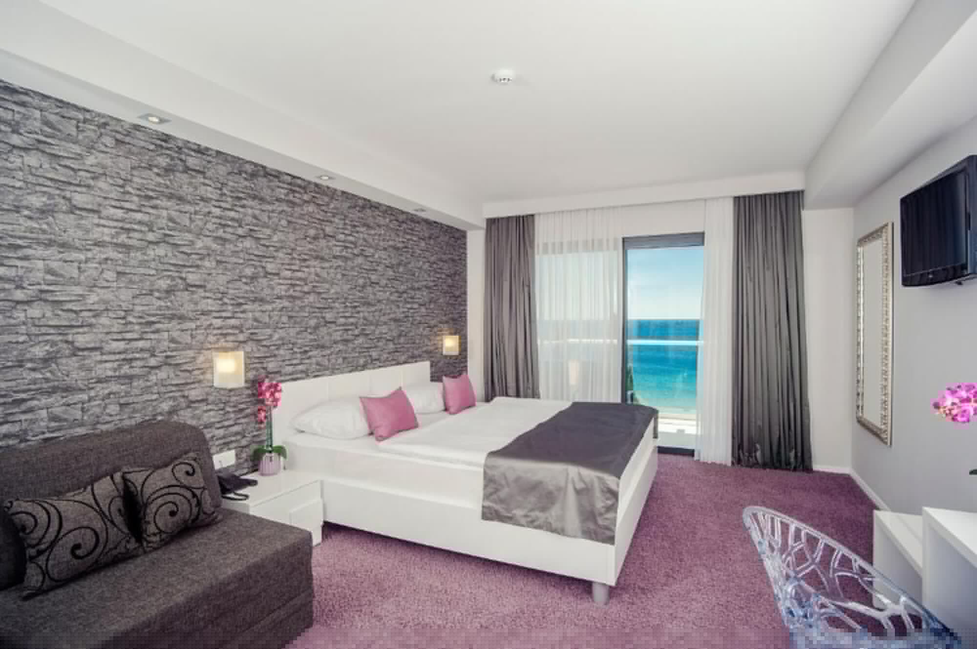 Junior Suite, Queen Bed, Sea Front, Sofa