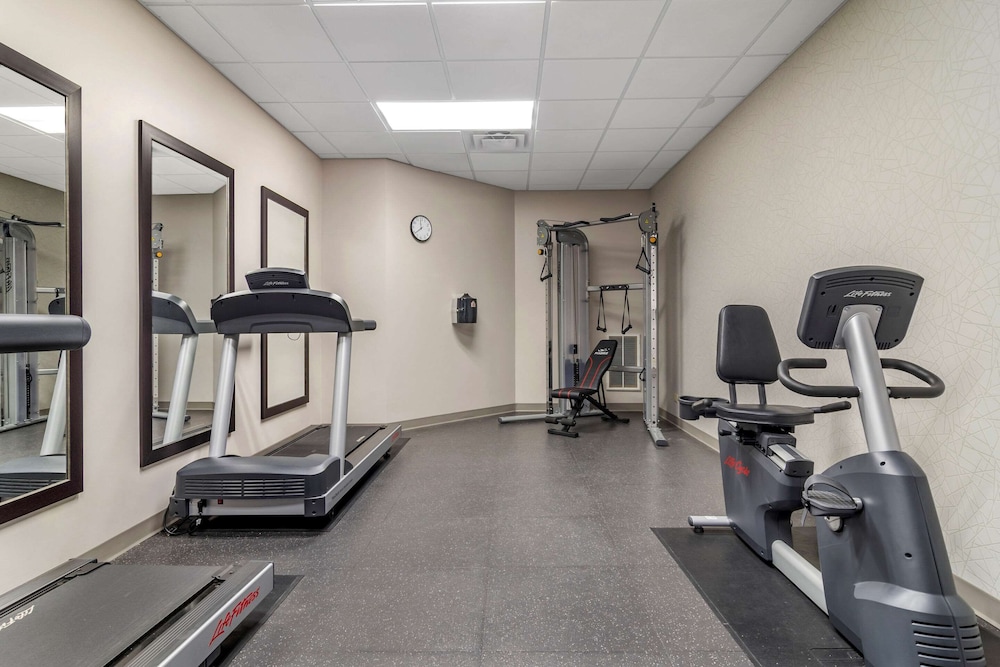Comfort Inn and Suites Calhoun South 28/58