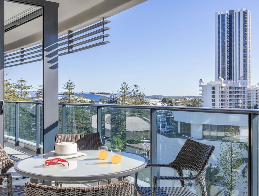 Peppers Broadbeach 48/68