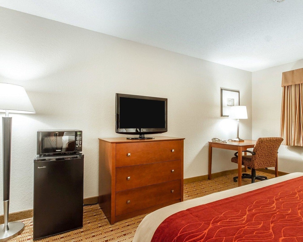 Quality Inn & Suites Eau Claire University Area 27/27