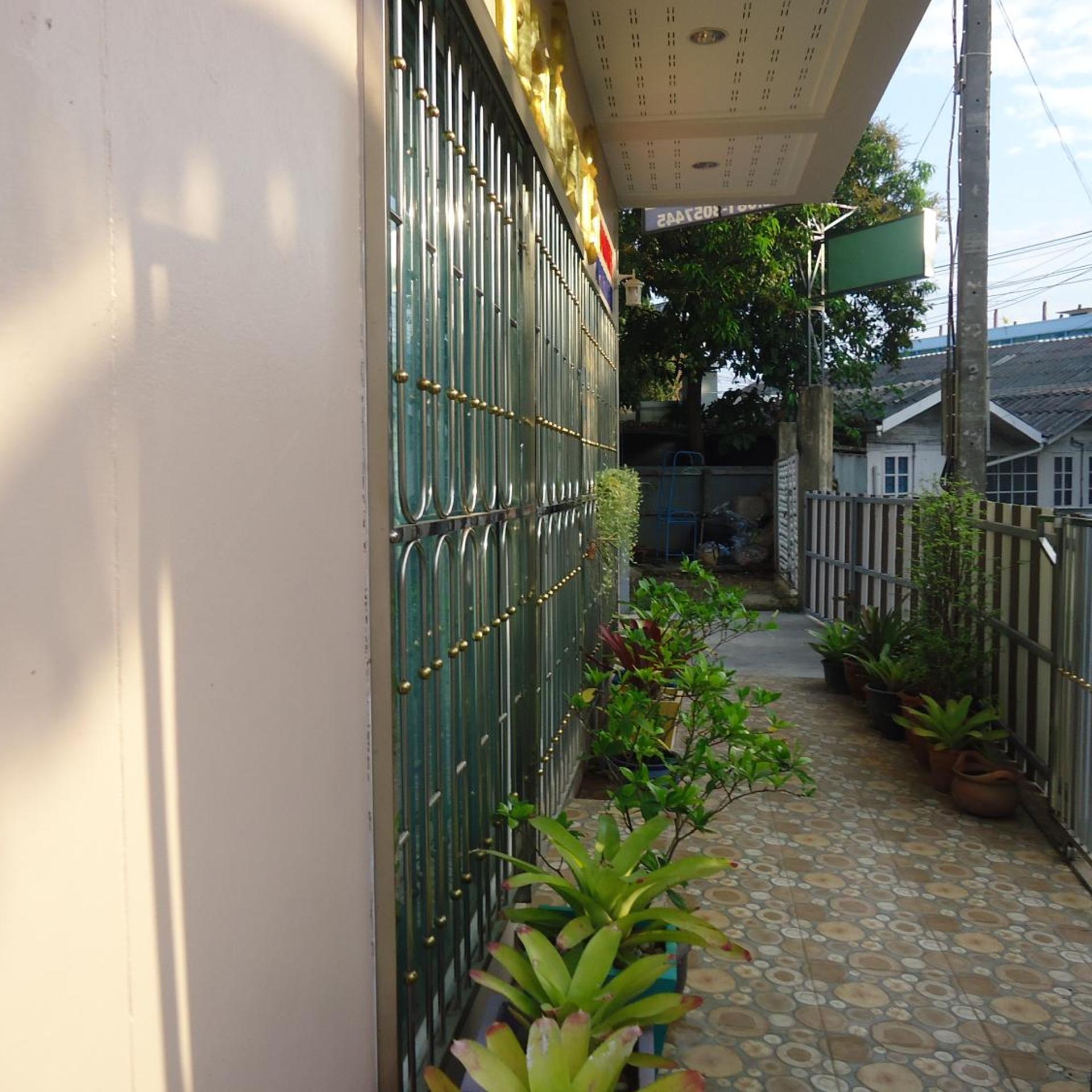 Sorn Waree Apartment 64/69