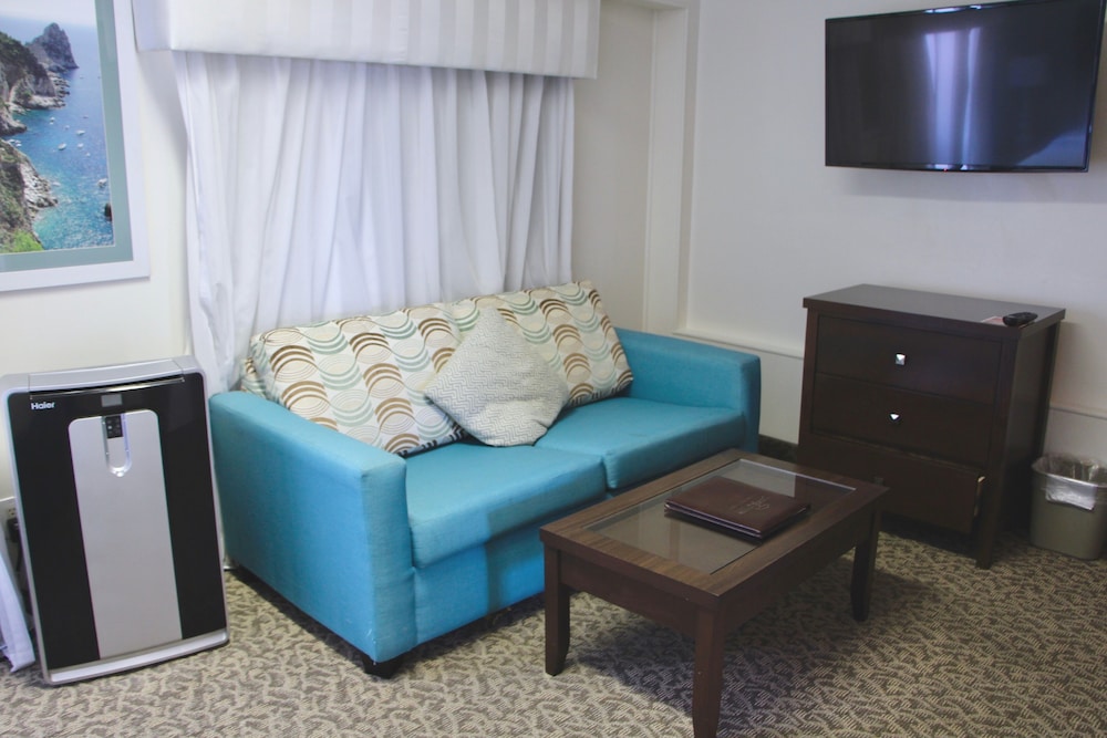Capri Laguna Inn On the Beach 50/75