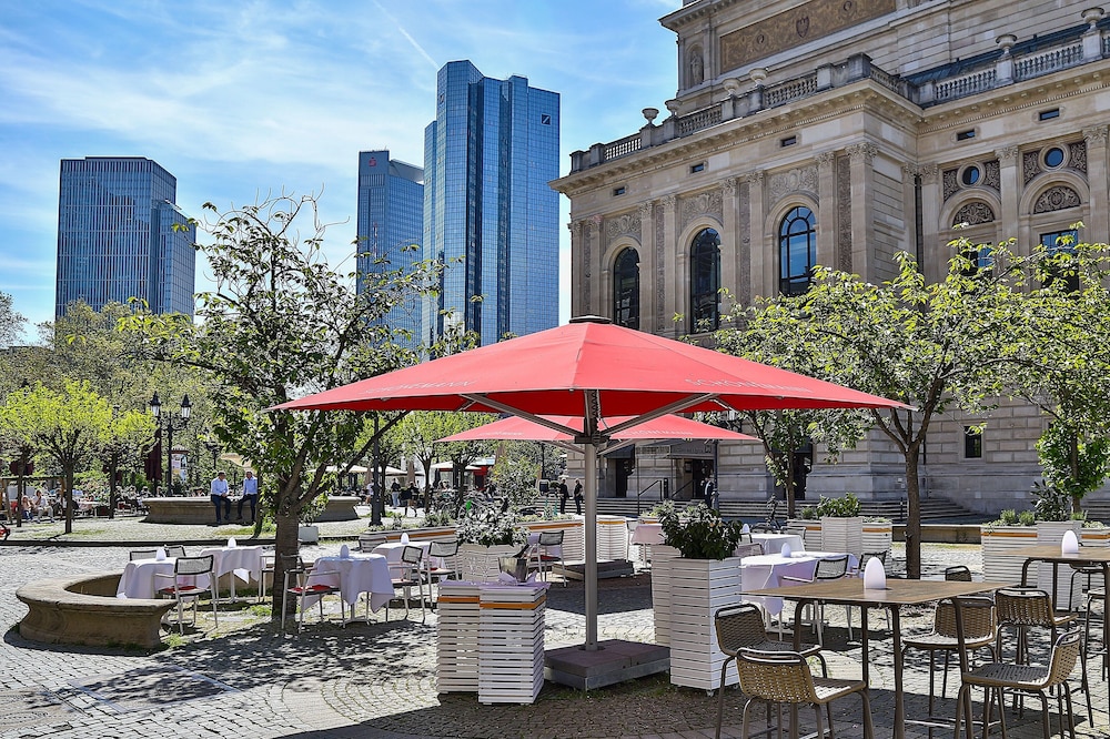 Sofitel Frankfurt Opera 70/75
