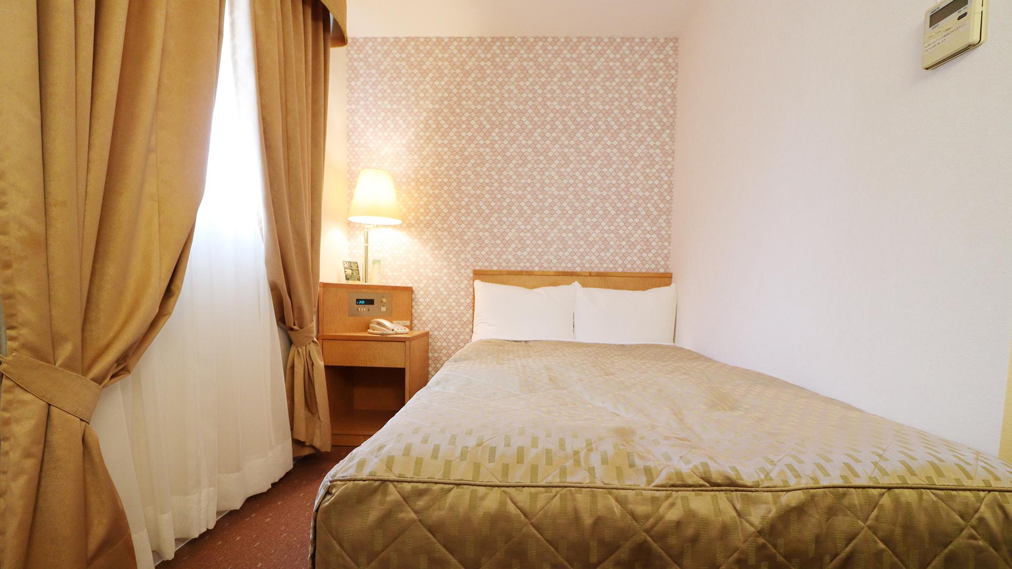 Room, Single, Twin Beds, Smoking
