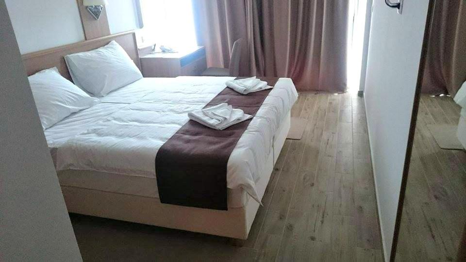Deluxe, Double or Twin Bed, Sea View, Villa Paradiso 2 3/5
