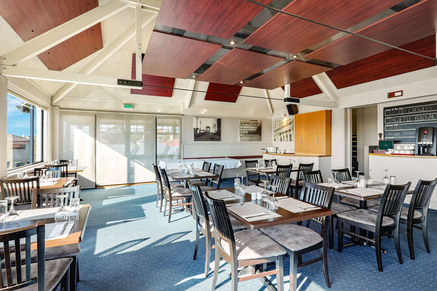 restaurant cafeteria