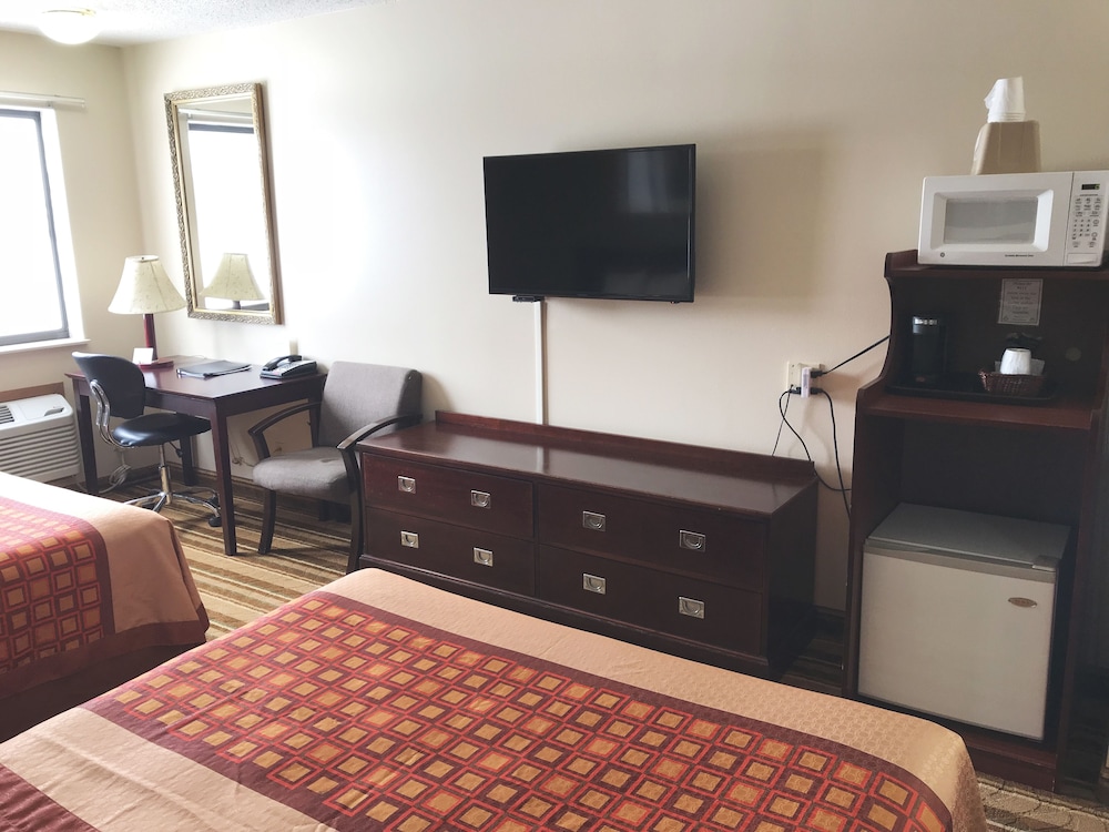 Heartland Hotel And Suites 28/62