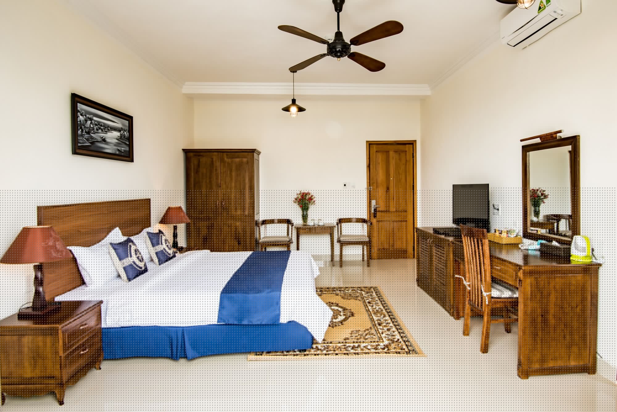 ROOM, KING BED, OCEAN VIEW, BATHTUB