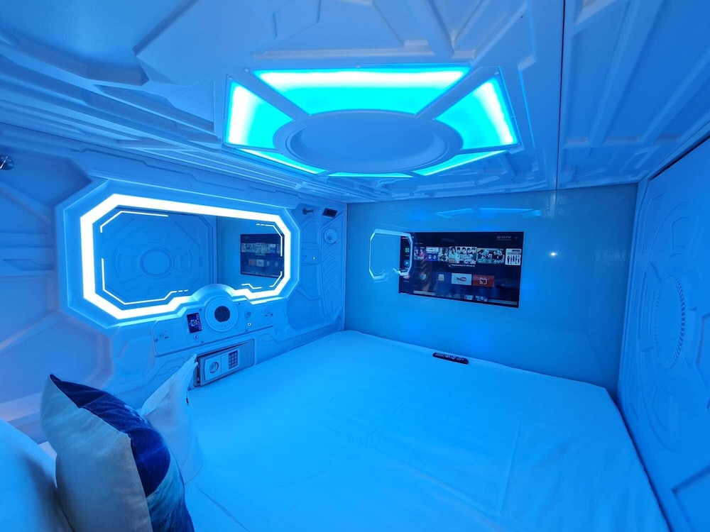 Galaxy Pods Capsule Hotel Boat Quay 31/39