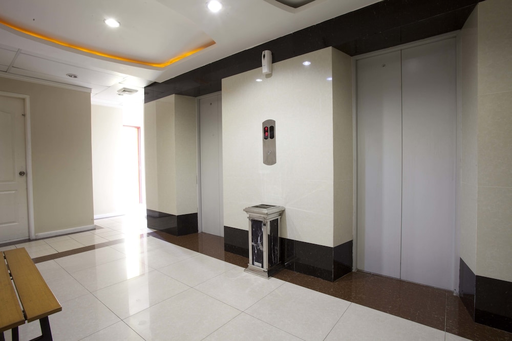 Hotel 99 38/50