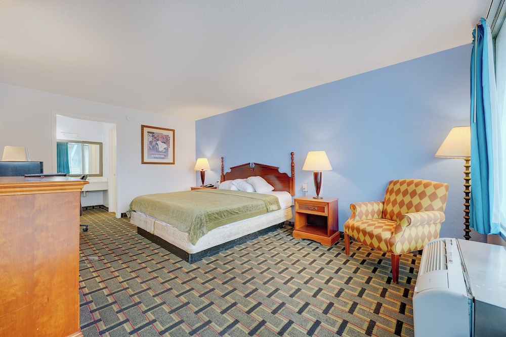Full Bed Non-Smoking