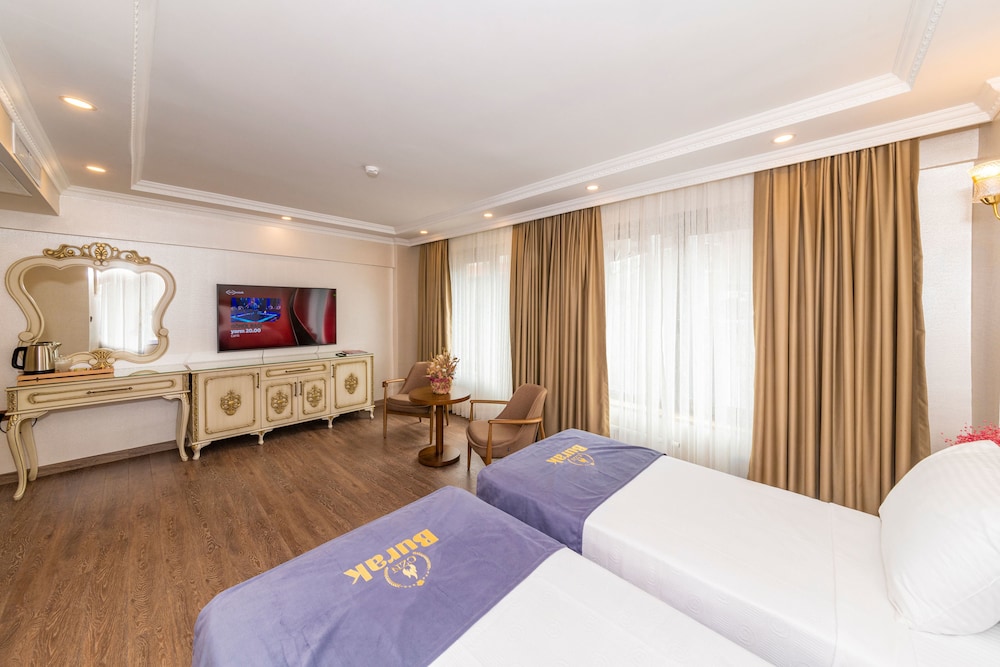 CZN Burak Hotel 18/74