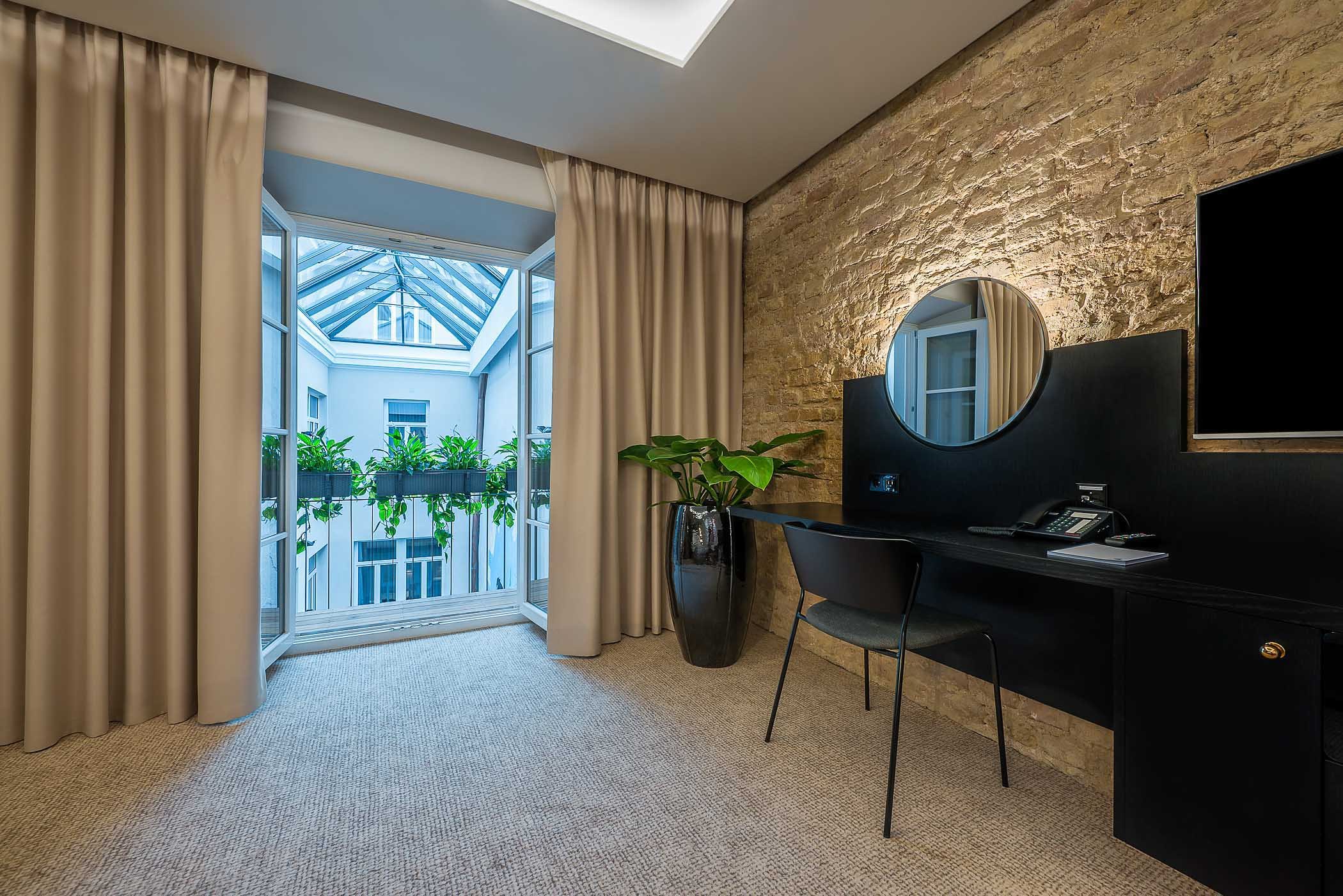 Artagonist Art Hotel 31/37
