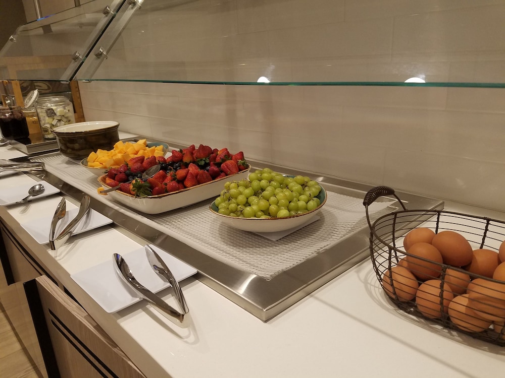 Hyatt Place Indianapolis / Fishers 58/69