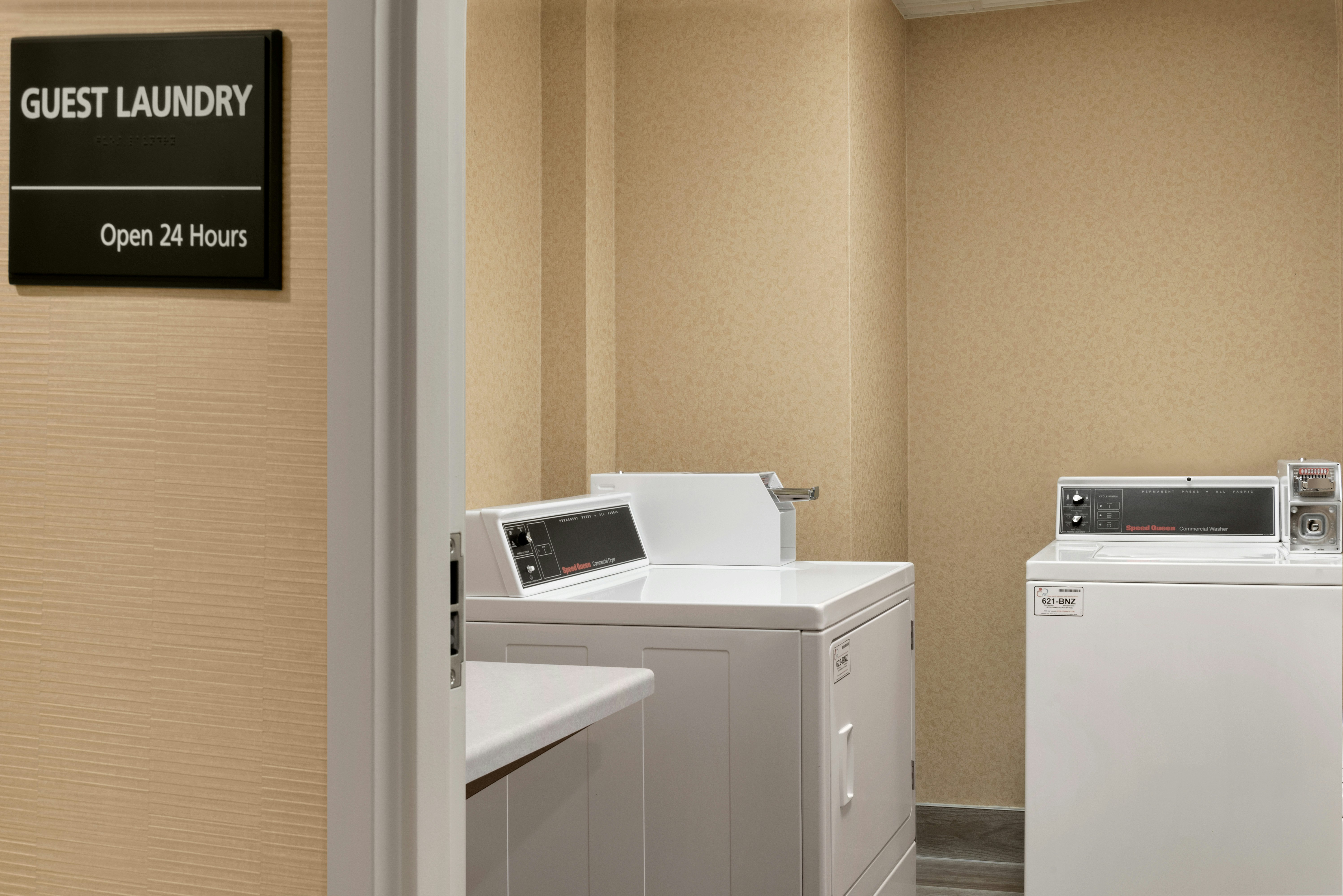 Hampton Inn West Des Moines Lake Drive 27/43