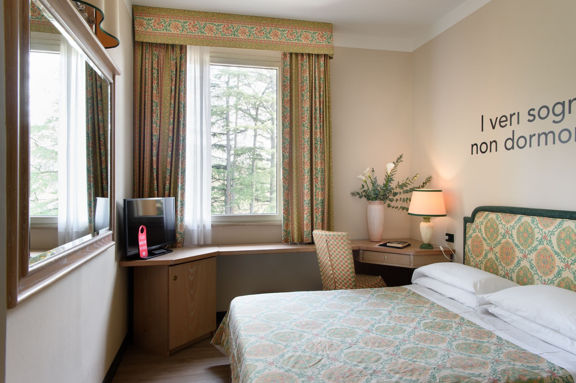 ECONOMY, SINGLE, DOUBLE BED