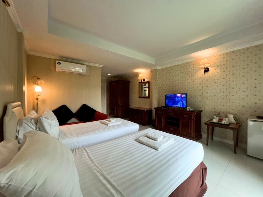 Chateau De Khaoyai Hotel & Resort 7/19