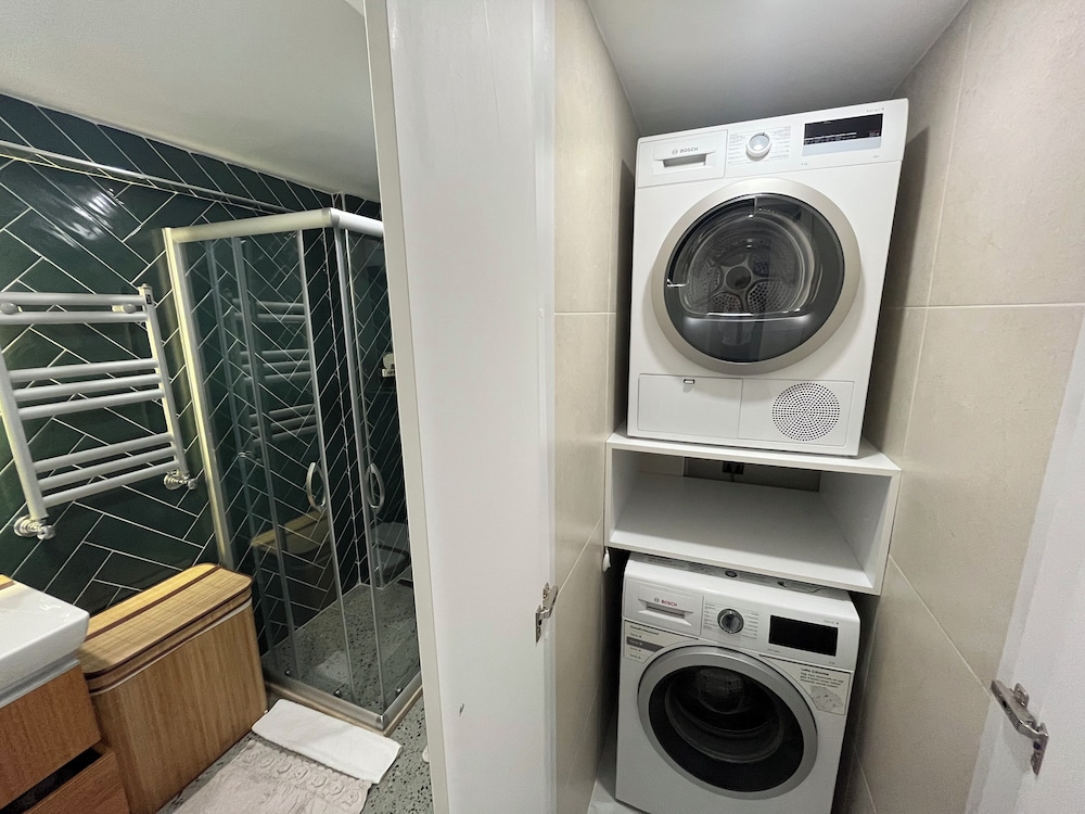 Kings Cross Hotel Istanbul 50/50