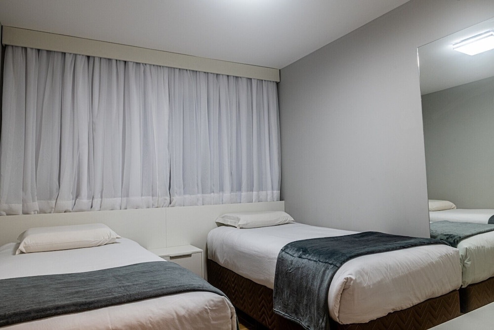 TRAVEL INN PARK AVENUE 17/50