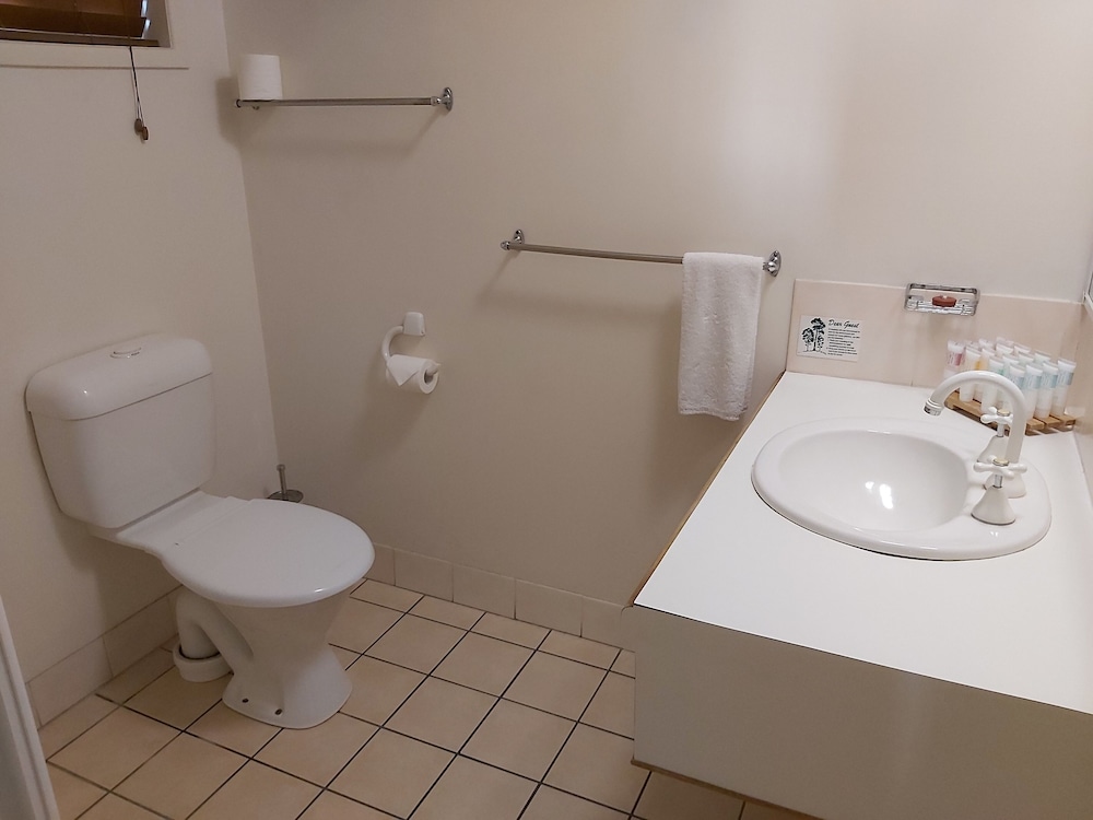 The Cosmopolitan Motel Serviced Apartments 42/48