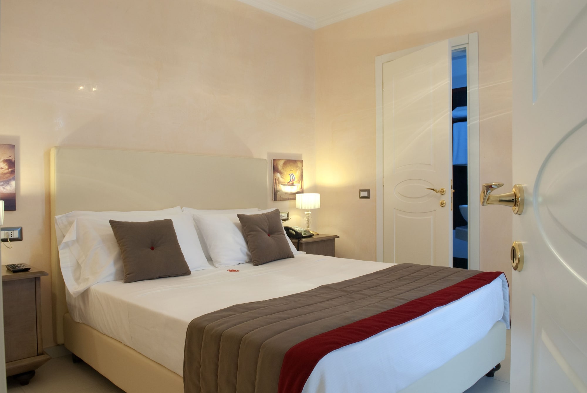 COMFORT, DOUBLE BED