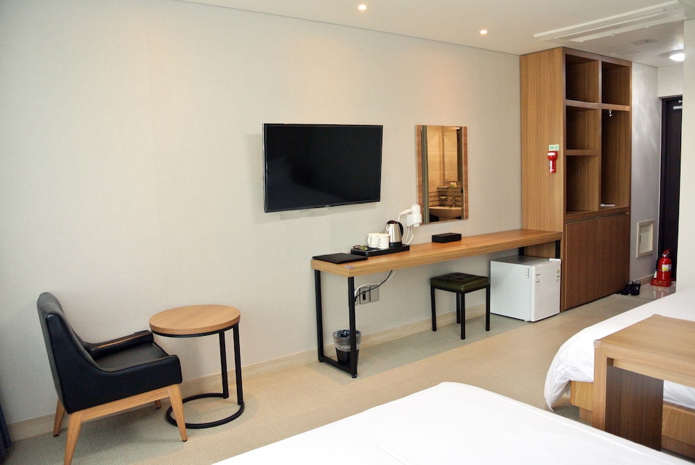 Jeju Noblesse Tourist Hotel 26/31