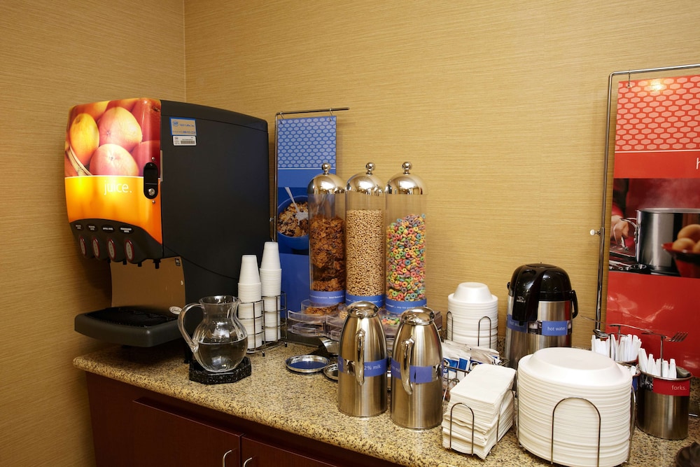 Hampton Inn Fairmont 42/54
