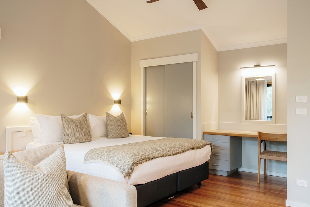 Freycinet Lodge 10/50