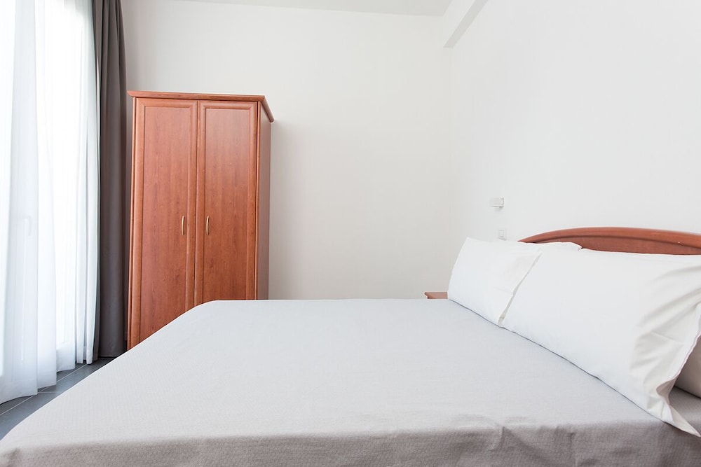 STANDARD, DOUBLE OR TWIN BED