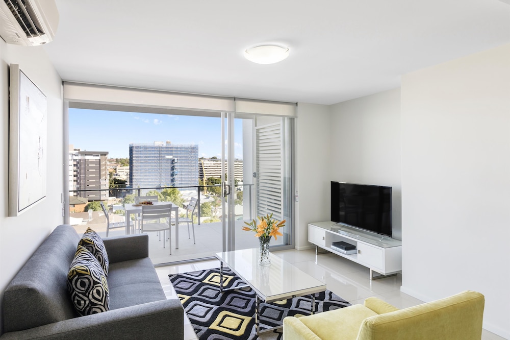 Oaks Brisbane Woolloongabba Suites 43/73