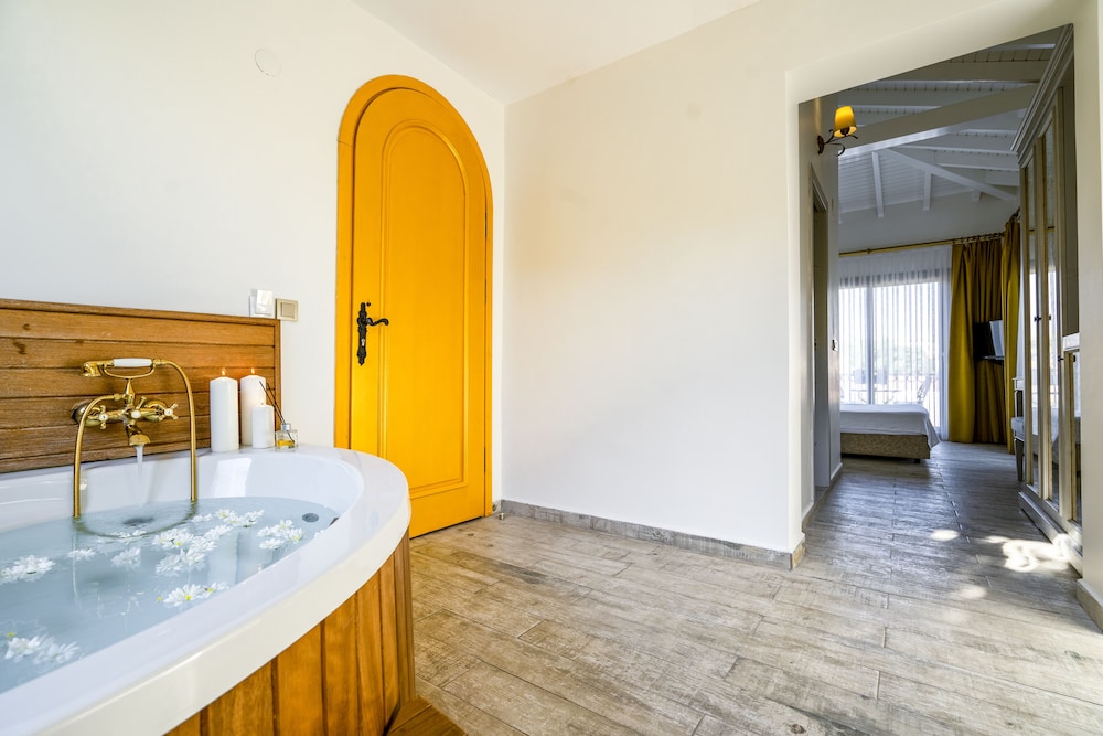 Hotel De Gold Alacati 42/45
