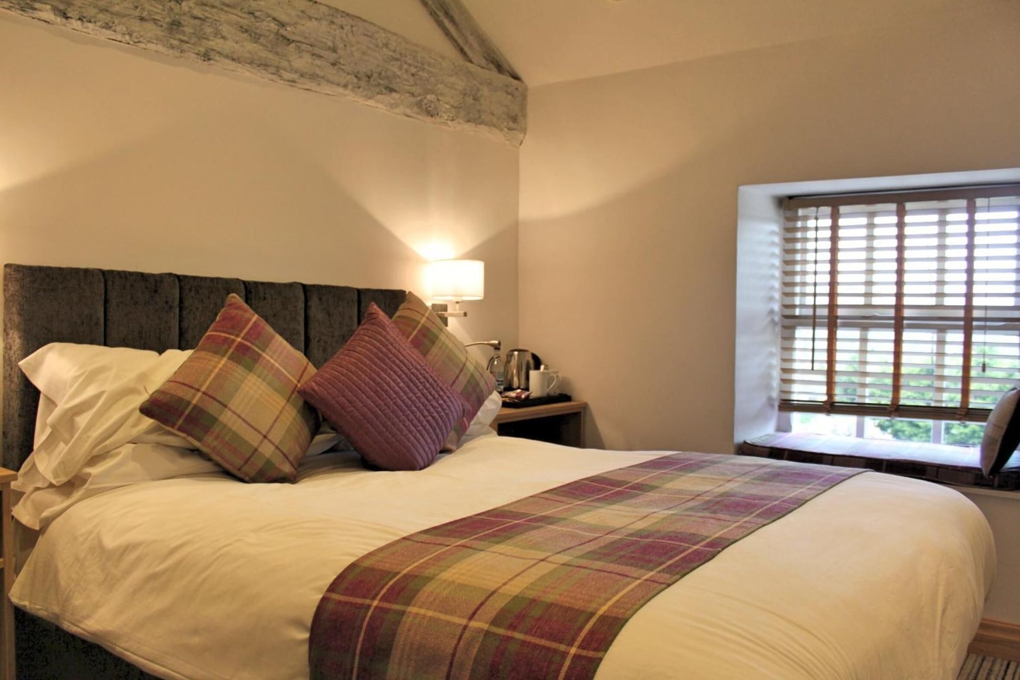 Snug, Double Bed
