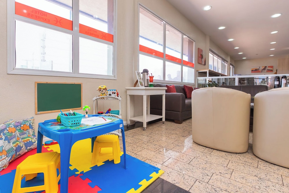 Hotel Express Canoas 49/53