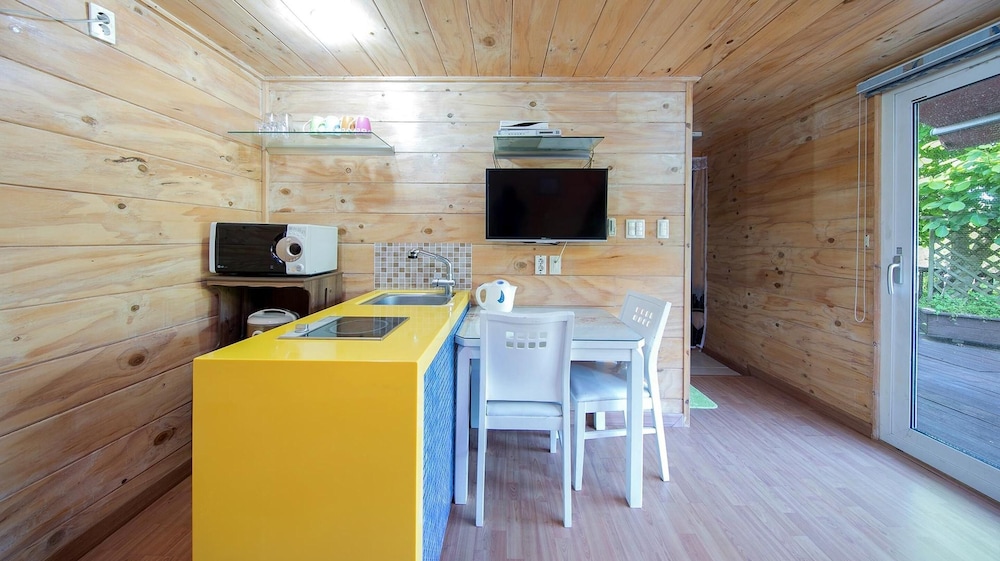 Hongcheon Lime Orange Pension 35/49