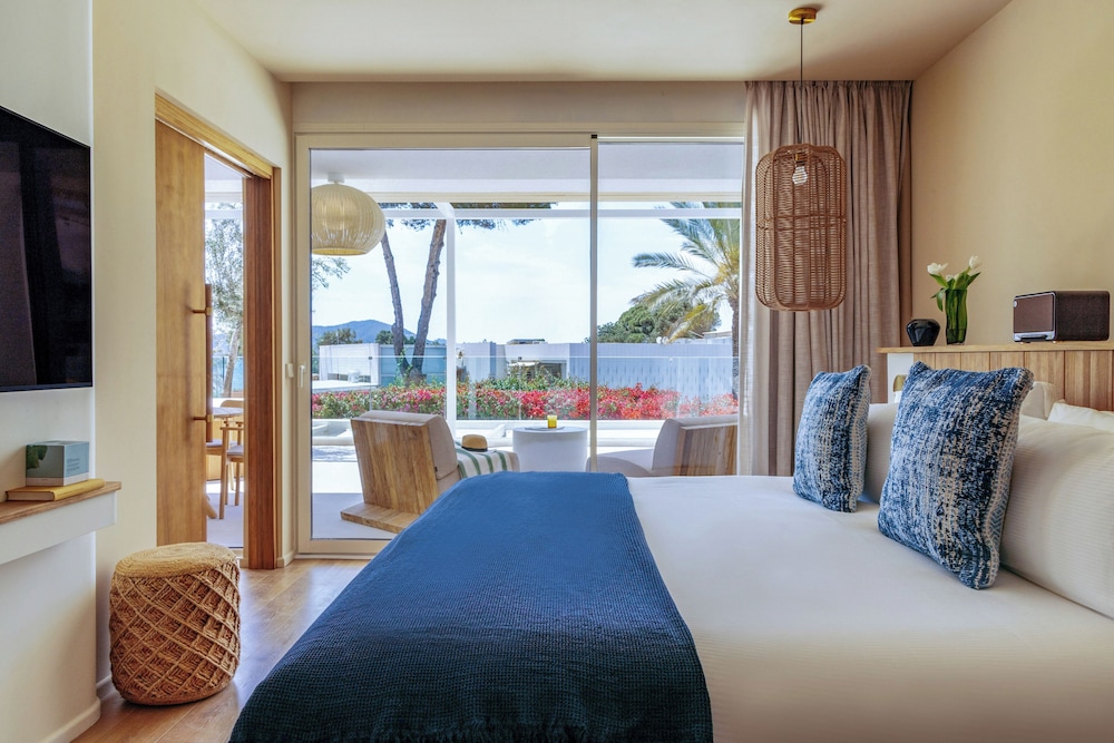 Beyond Me, Master, Suite, King Bed, Sea View