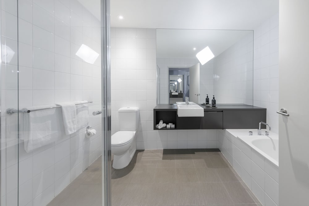 Mantra Melbourne Melton 37/37