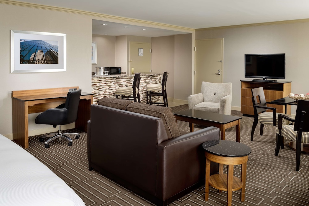 Hilton Charlotte University Place 34/66