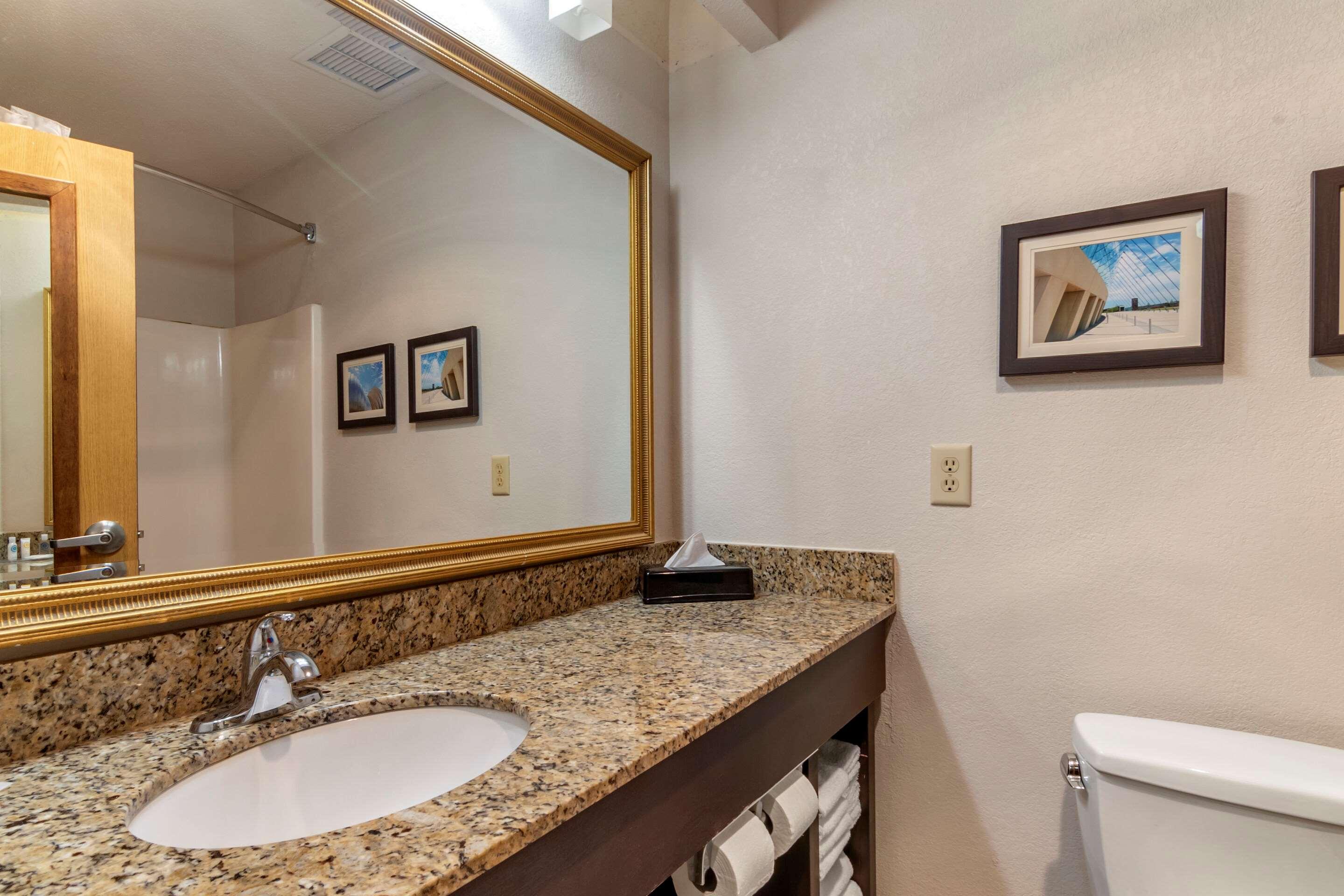 غرفة بسريرين كوين، Comfort Inn and Suites Lees Summit Kansas City 7/8