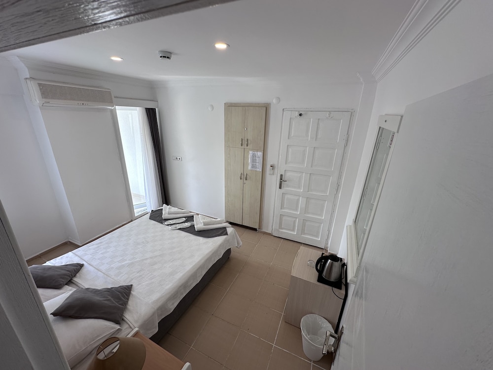 Mimosa Pension 24/45