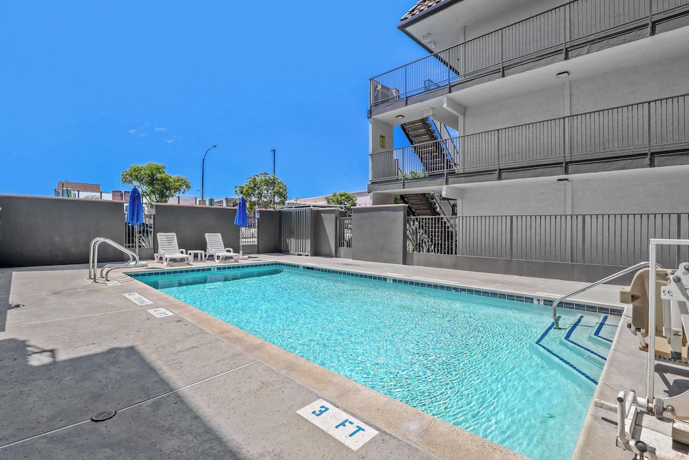 Motel6 Escondido Ca 49/54