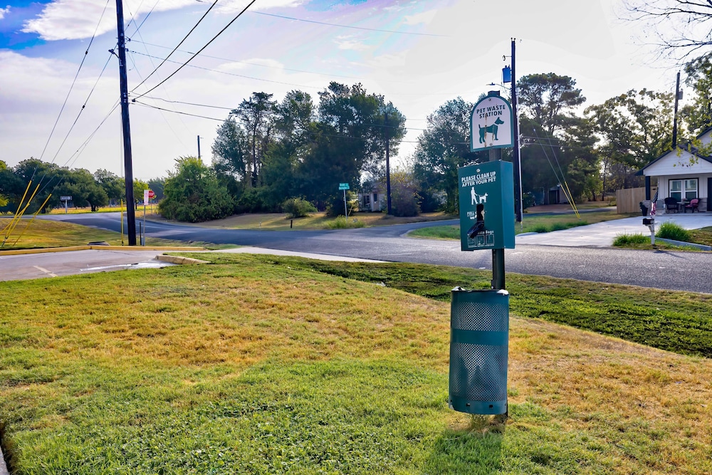 Motel6 Bryan, TX - College Station 64/67