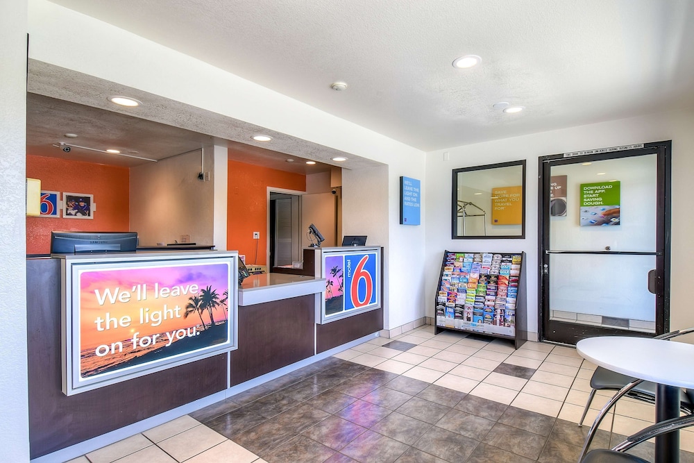 Motel6 Corona, CA - Norco 11/70