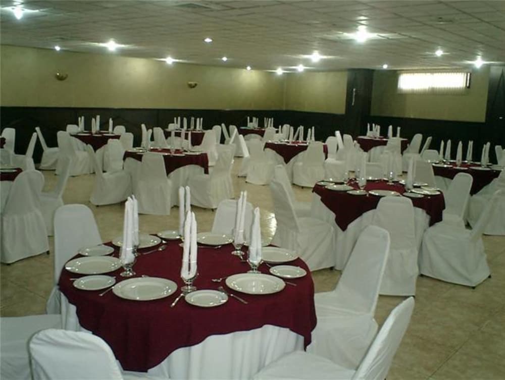 Excelsior Hotel 19/23