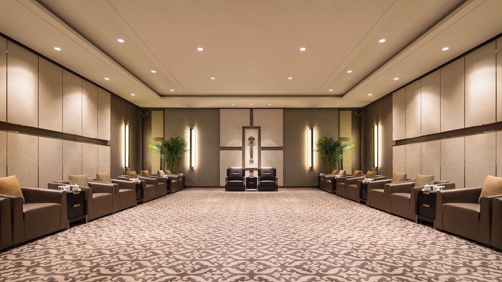 Radisson Blu Zhengzhou Huiji 33/58