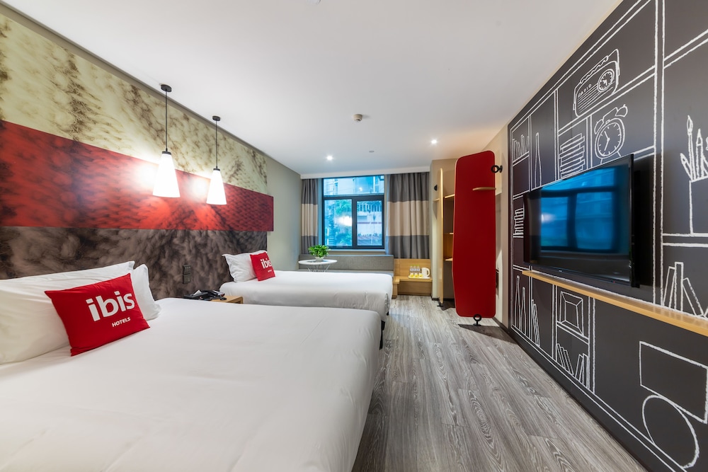 Ibis Chongqing Jiefangbei Pedestrian Street Hotel 20/35